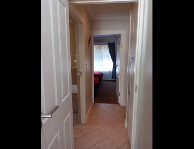 2 BEDROOM APARTMENT FOR SALE IN JEFFREYS BAY CENTRAL